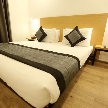 Hotel Yellow Saffron Delhi  Exterior foto