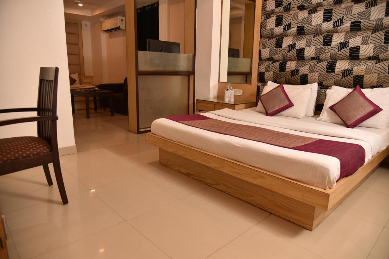 Hotel Yellow Saffron Delhi  Exterior foto